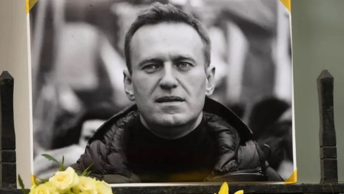 Mbajti shërbim përkujtimor për Navalny-n, ndëshkohet prifti rus