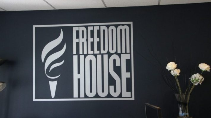 Raporti i Freedom House: Përkeqësohet gjendja e mediave në Shqipëri, vlerësohen rezultatet e SPAK Raporti i Freedom House: Përkeqësohet gjendja e mediave në Shqipëri, vlerësohen rezultatet e SPAK