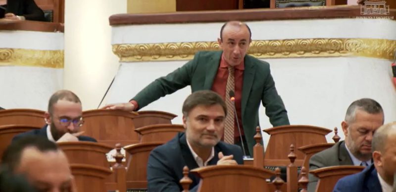Nikolla futi në rendin e ditës Amnistinë, Sula e kundërshton: Nuk kanë dijeni të gjithë deputetët, të shtyhet për javën tjetër
