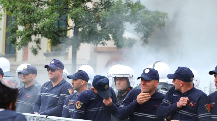 Protesta para bashkisë të Tiranës, nis hetimi për 12 persona