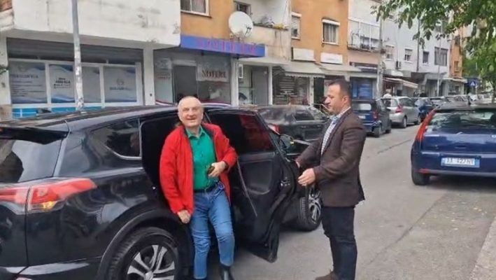 Kallëzimi për vjedhjen e hard-diskut në zyrën e PL-së, Meta paraqitet në Prokurorinë e Tiranës