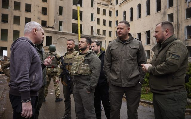 Ish-zëvendës shefi i kabinetit të Zelensky akuzohet për pasurim të paligjshëm Ish-zëvendës shefi i kabinetit të Zelensky akuzohet për pasurim të paligjshëm