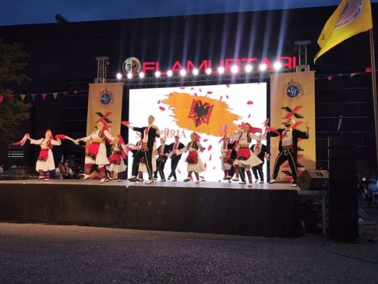 ‘Aulona Inter Folk Festival”, qindra artistë të huaj “ndezin” mbrëmjet në Vlorë