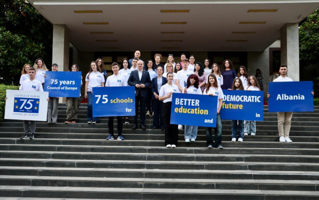 Ministri Hasani takim me të rinjtë në MEPJ: Forcimi i angazhimit me rininë, themeli i zhvillimit të një shoqërie demokratike Ministri Hasani takim me të rinjtë në MEPJ: Forcimi i angazhimit me rininë, themeli i zhvillimit të një shoqërie demokratike