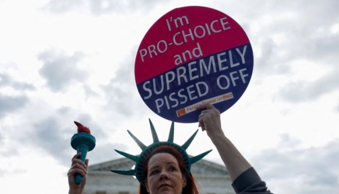 Nxehet debati për abortin para zgjedhjeve të nëntorit në SHBA