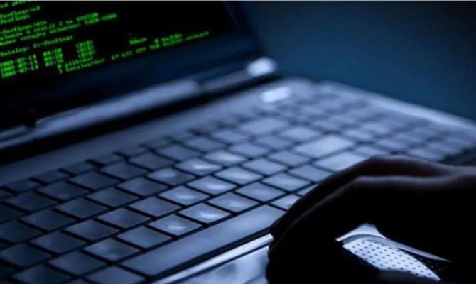 Letonia arreston dy spiunë rusë: Kanë marrë informacione konfidenciale dhe ua kanë dhënë shërbimeve sekrete Letonia arreston dy spiunë rusë: Kanë marrë informacione konfidenciale dhe ua kanë dhënë shërbimeve sekrete