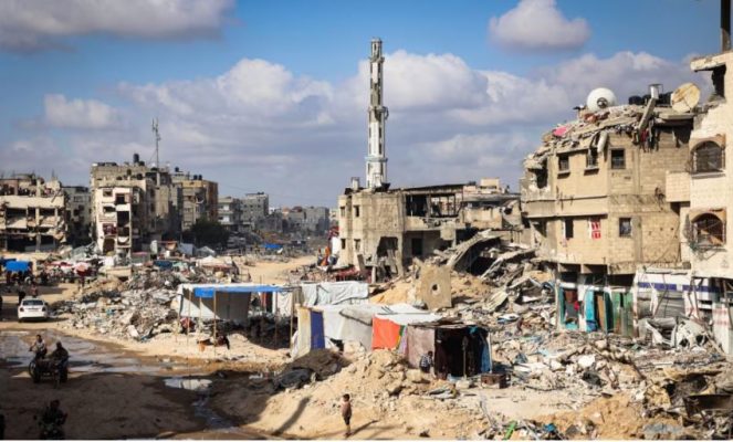 Vuajtjet e palestinezëve të shpërngulur mes konfliktit në Gazë