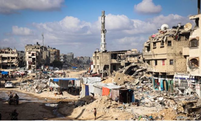 Vuajtjet e palestinezëve të shpërngulur mes konfliktit në Gazë Vuajtjet e palestinezëve të shpërngulur mes konfliktit në Gazë
