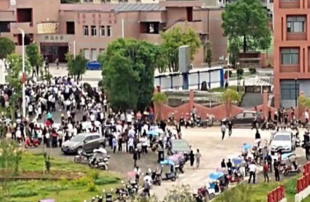 Përgjaket shkolla, dy të vdekur dhe 10 të plagosur nga sulmi me thikë në Kinë