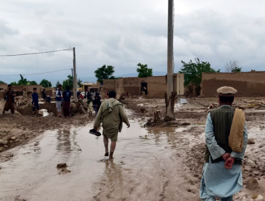 Qindra të vdekur nga përmbytjet në Afganistan