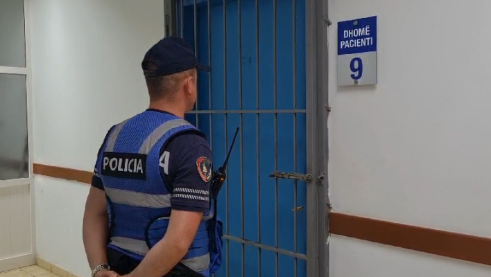 EMRAT/ Detaje nga plagosja në Lushnjë, djali tentoi të “mbulonte” të atin, çfarë tha në spital: Rashë nga biçikleta EMRAT/ Detaje nga plagosja në Lushnjë, djali tentoi të “mbulonte” të atin, çfarë tha në spital: Rashë nga biçikleta