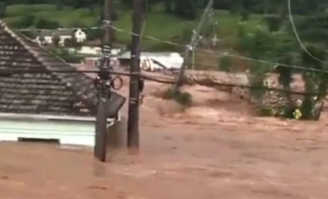 VIDEO/ Përmbytjet në Brazil, 8 të vdekur dhe 21 të zhdukur