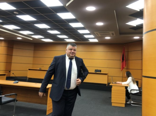 KPK konfirmon në detyrë ndihmësin ligjor të Apelit, Ervin Aliu KPK konfirmon në detyrë ndihmësin ligjor të Apelit, Ervin Aliu
