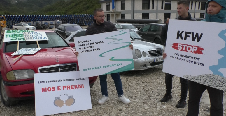 “Do japim jetën për Shushicën”, banorët e lumit të Vlorës protestojnë kundër marrjes së ujit