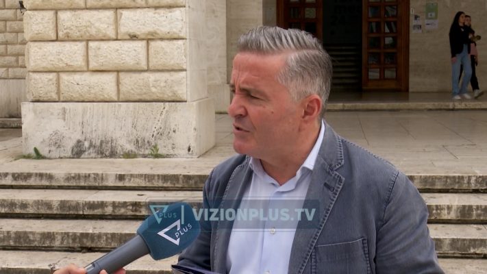 Më shumë studentë drejt privatit: Universitetet po kalojnë në abuzim me degët Më shumë studentë drejt privatit: Universitetet po kalojnë në abuzim me degët