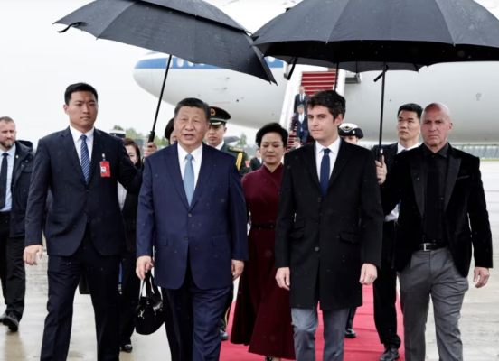 Xi nis vizitën në Francë