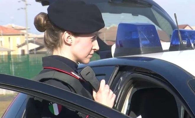 E rëndë/ 42-vjeçarja shqiptare plagos me thikë dy fqinjet e saj, nënë dhe bijë në gjendje kritike për jetën