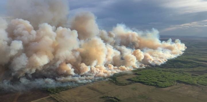 Zjarret “pushtojnë” Kanadanë, mijëra qytetarë evakuohen