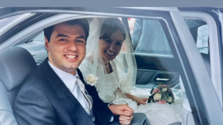 Aurela dhe Lulzim Basha festojnë përvjetorin e martesës, bashkëshortja publikon foton e rrallë nga dasma