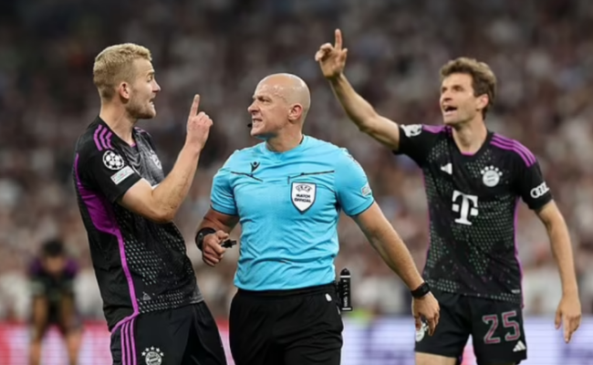 UEFA ndëshkon arbitrin që eliminoi Bayernin në gjysëmfinalen e Champions