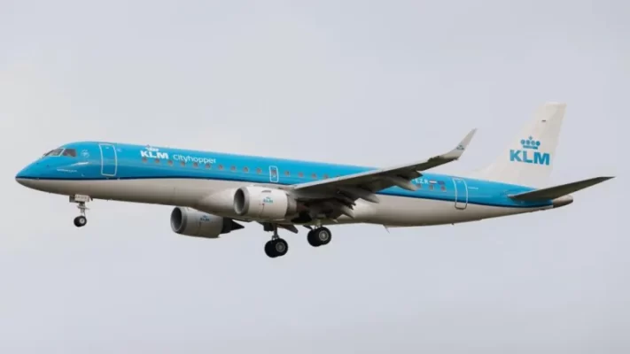 Përfundoi në motorin e avionit, vdes një person në aeroportin e Amsterdamit