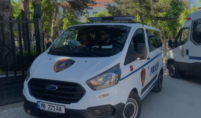 Vranë shqiptarin në Athinë, gjykata lënë burg dy autorët Vranë shqiptarin në Athinë, gjykata lënë burg dy autorët