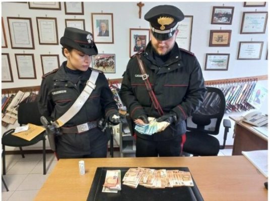 Fitonin 100 mijë euro në muaj nga shitja e kokainës, arrestohen 8 persona në Itali, mes tyre edhe shqiptarë