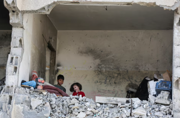 Izraeli përparon më tej në Rafah, sulme dhe bombardime gjatë natës Izraeli përparon më tej në Rafah, sulme dhe bombardime gjatë natës