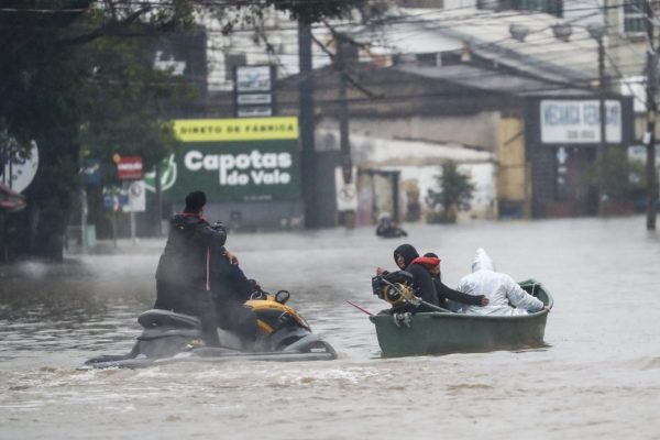Më shumë se 140 të vdekur në përmbytjet në Brazil, qeveria njofton 2.34 miliardë dollarë kosto emergjente