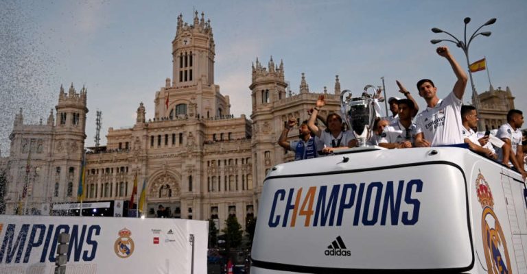 Madridi nderon kampionët e Europës, festë e çmendur në kryeqytet, Kroos bekon Valverden