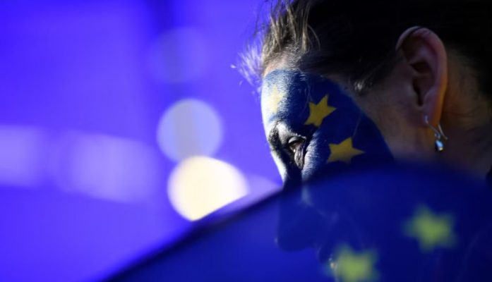 Të mbijetuarit e Holokaustit u bëjnë thirrje të rinjve të votojnë në zgjedhjet evropiane Të mbijetuarit e Holokaustit u bëjnë thirrje të rinjve të votojnë në zgjedhjet evropiane