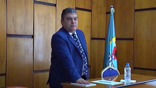 SPAK çon për gjykim dosjen ndaj ish-kryebashkiakut të Lushnjes, Fatos Tushe, akuzat për fshehje të pasurisë SPAK çon për gjykim dosjen ndaj ish-kryebashkiakut të Lushnjes, Fatos Tushe, akuzat për fshehje të pasurisë