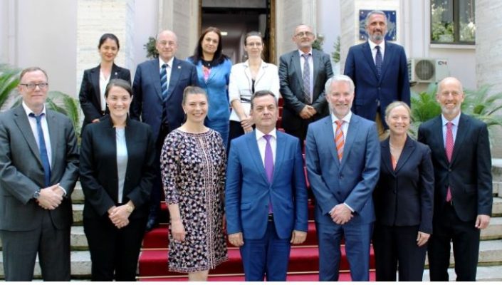 Prokurorë e gjyqtare amerikanë në Tiranë, takojnë dhe kreun e Gjykatës së Lartë Sokol Sadushi