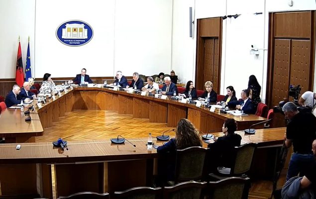 “Sot jeni të axhituar”, nis me debate mbledhja për sistemin TIMS, kërkesa e PS revolton opozitën “Sot jeni të axhituar”, nis me debate mbledhja për sistemin TIMS, kërkesa e PS revolton opozitën