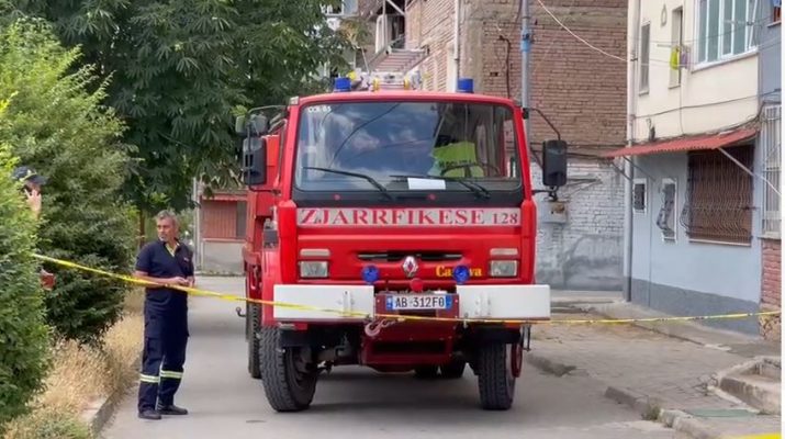 U raportua se i shpërtheu bombula dhe u hodh nga ballkoni, policia: Gruaja ishte lyer me benzinë dhe i vendosi flakën vetes