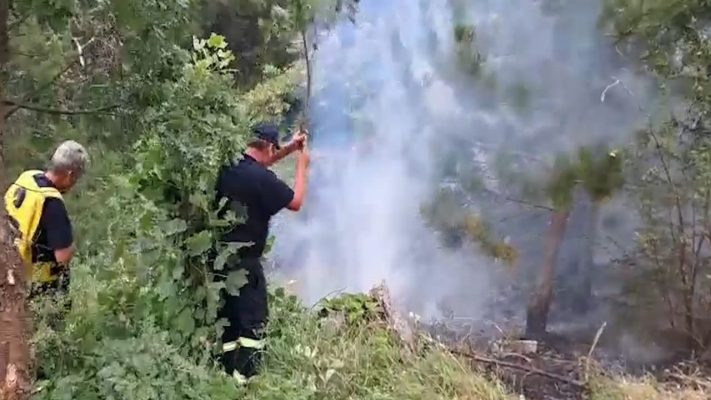 Situatë e rënduar nga zjarret në Lurë, kërkohet sërish ndërhyrja nga ajri Situatë e rënduar nga zjarret në Lurë, kërkohet sërish ndërhyrja nga ajri