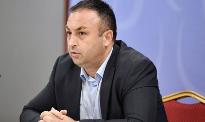 Zëvendësoi Ballën, kush është ministri i ri i Brendshëm, Ervin Hoxha Zëvendësoi Ballën, kush është ministri i ri i Brendshëm, Ervin Hoxha