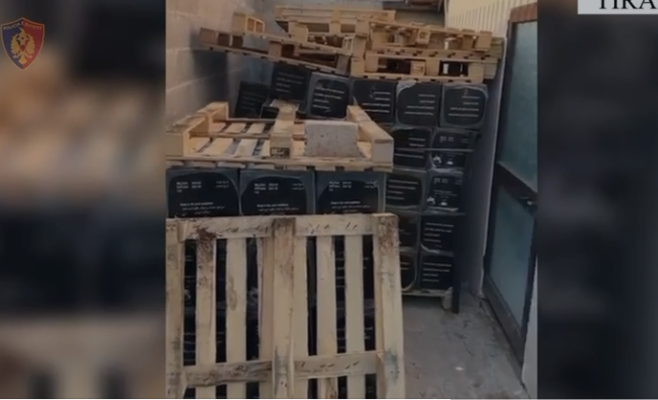 Qafë Thanë/ Sekuestrohen 7 tonë kafe kontrabandë, një i arrestuar dhe 5 në kërkim