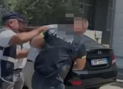 I shpallur në kërkim ndërkombëtar, arrestohet në Fier 33-vjeçari I shpallur në kërkim ndërkombëtar, arrestohet në Fier 33-vjeçari