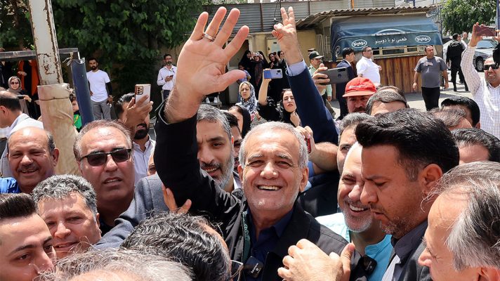 Ka premtuar të lehtësojë ligjin e shamisë, Massoud Pezheskian zgjidhet presidenti i ri i Iranit