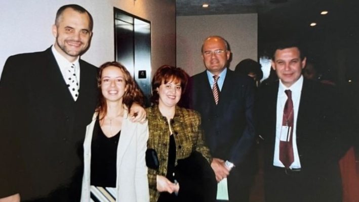 Besiana Kadare bëhet nostalgjike, shpërndan foton e rrallë me kryeministrin Rama: 21 vite më parë