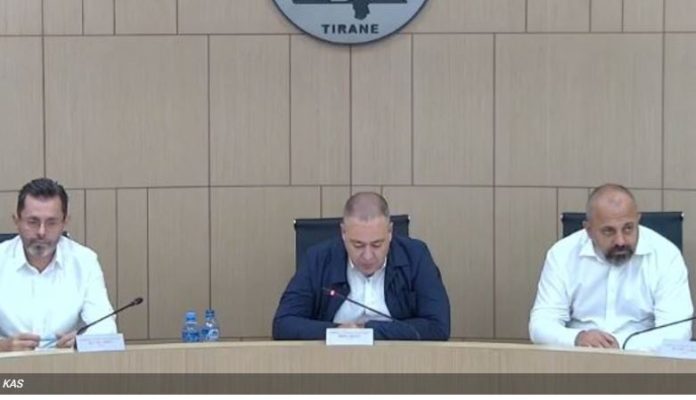 Opozita kërkoi përsëritjen e zgjedhjeve në Himarë, KAS rrëzon kërkesën, lë në fuqi rezultatin e 4 gushtit
