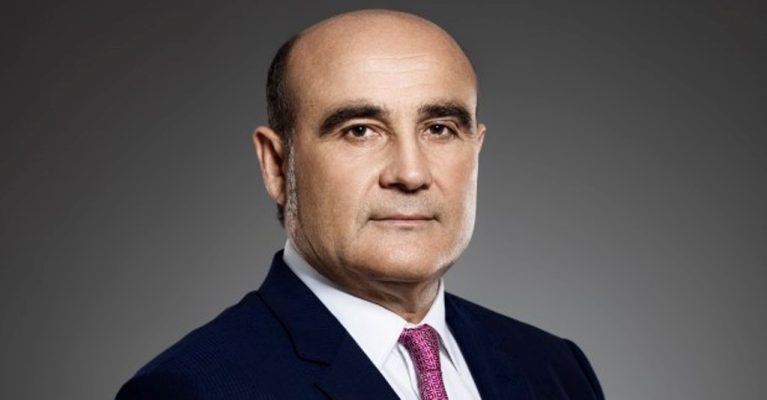 PD kërkon t’i hiqet mandati, Vullnet Sinaj: S’kam përfituar para nga buxheti i shtetit, rrogën e deputetit e dhuroj për njerëzit në nevojë