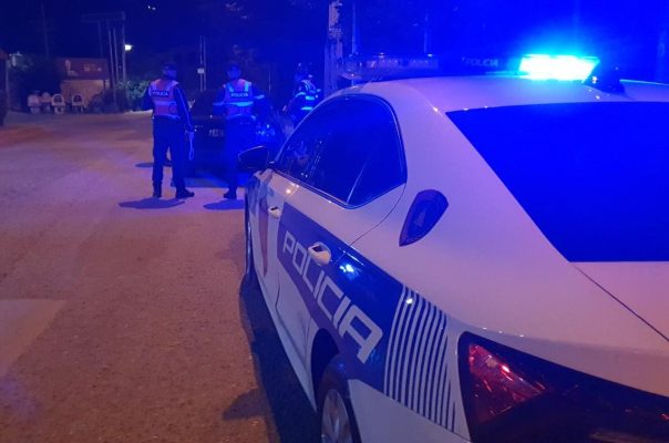 Sherr mes disa personave në Vlorë, plagoset 30-vjeçari