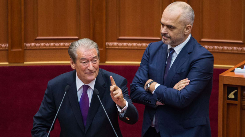  Rama zjarrvënësi më i madh në historinë e kombit   Berisha  Të dorëhiqet menjëherë