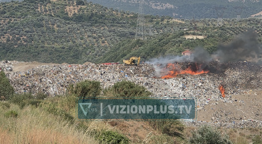 Zjarr në landfillin e Elbasanit  retë e tymit mbulojnë zonën