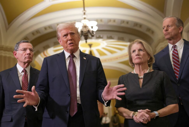 Senati miraton projektligjin e Trump për taksat dhe shpenzimet