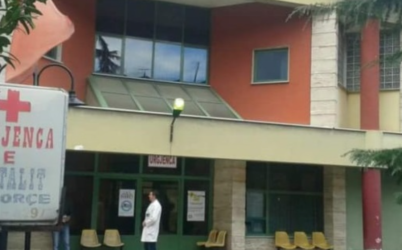 Konsumuan çamçakëz  tre të mitur përfundojnë në gjendje të rëndë në spitalin e Korçës