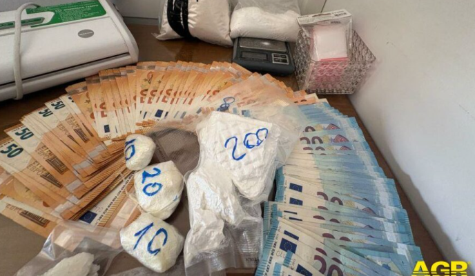 Arrestohet 40-vjeçari shqiptar në Itali, shiste drogë ndërsa ishte në arrest shtëpie