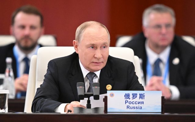 “Perëndimi shkaktoi konfliktin në Ukrainë”, Putin: Mirëkuptimi me SHBA-në i arritur në Alaskë hap rrugën për paqe